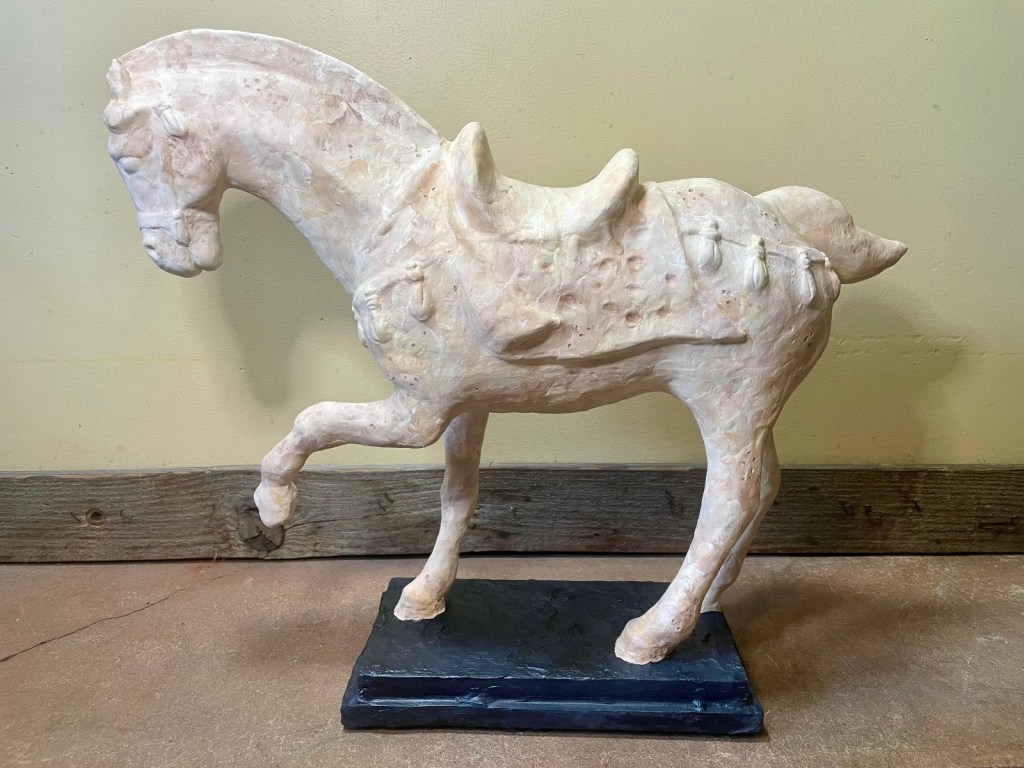 brady bunch horse statue replica noorlag 1